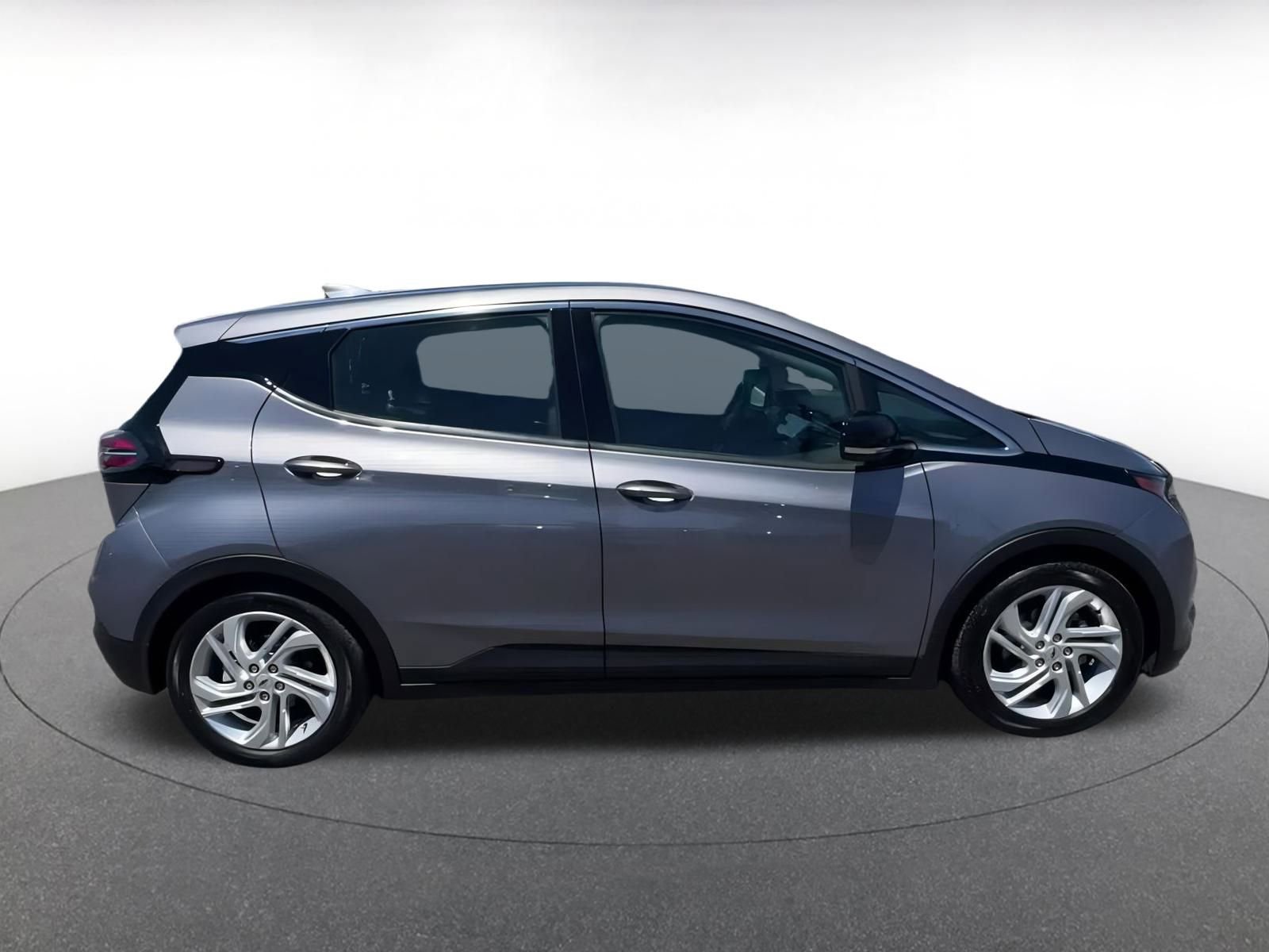 Thumbnail: 2023 Chevrolet Bolt EV - 16