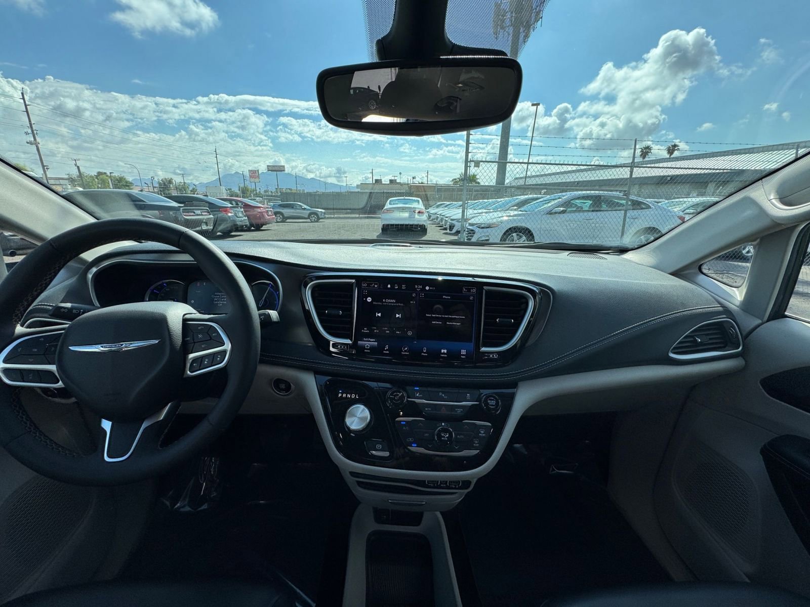 Thumbnail: 2023 Chrysler Pacifica - 27