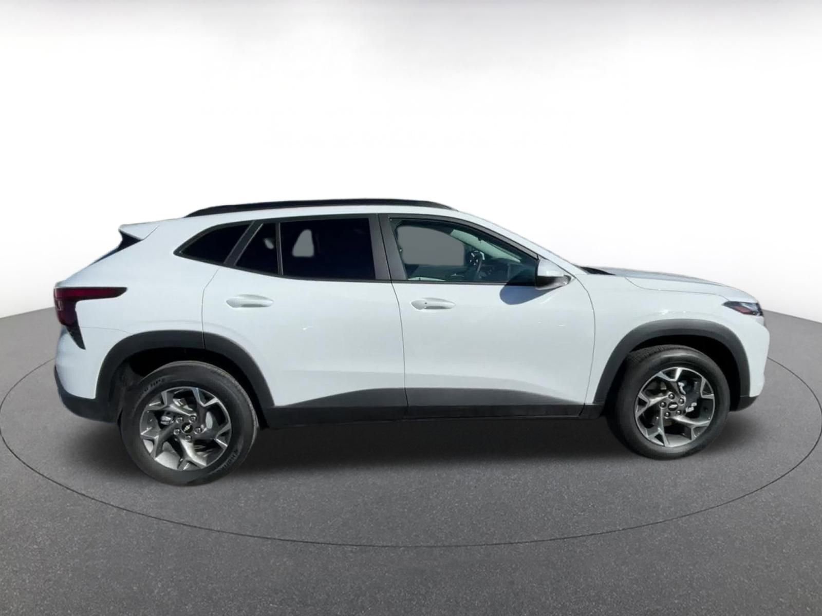 Thumbnail: 2025 Chevrolet Trax - 16