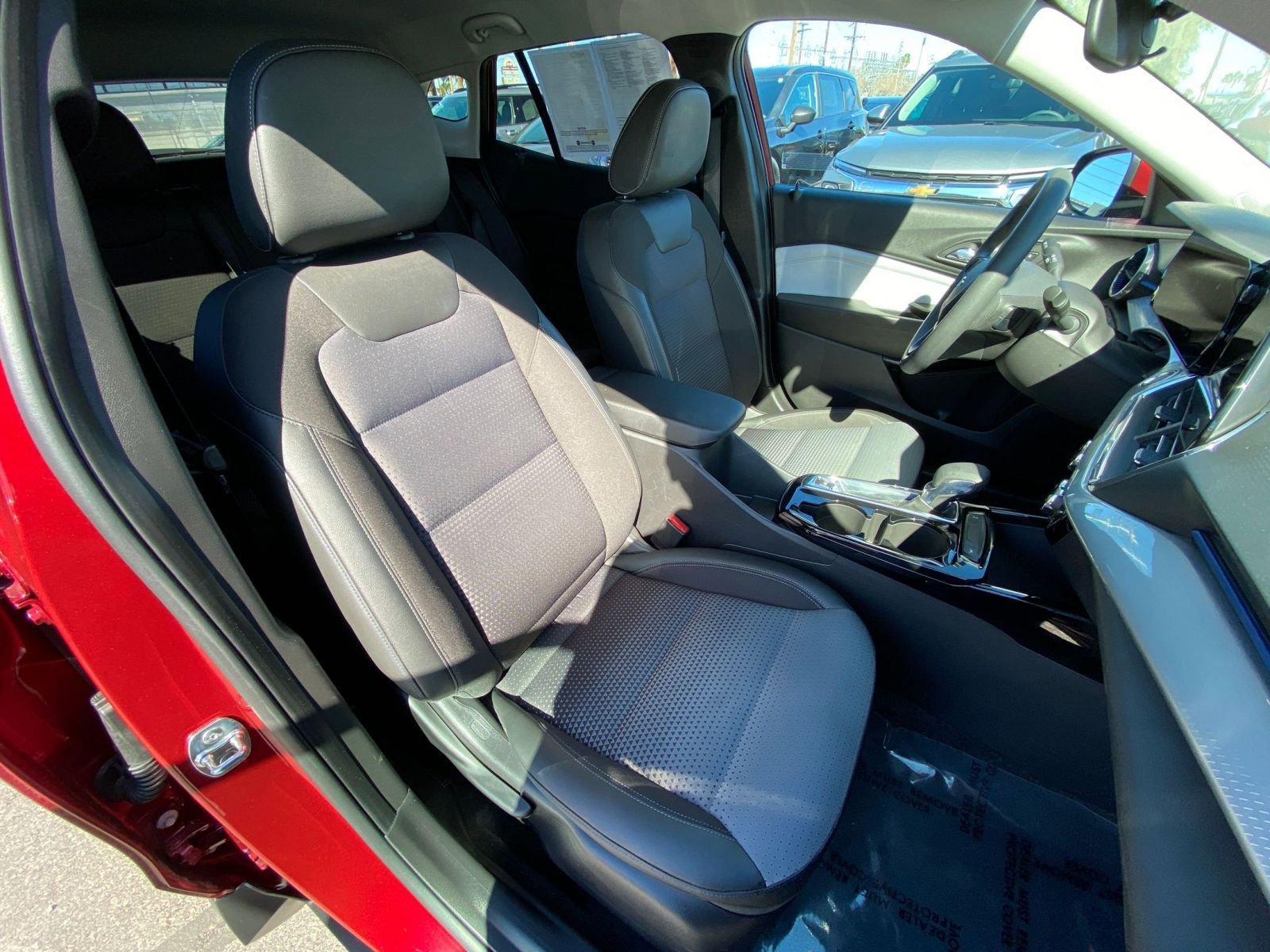 Thumbnail: 2025 Chevrolet Trax - 35