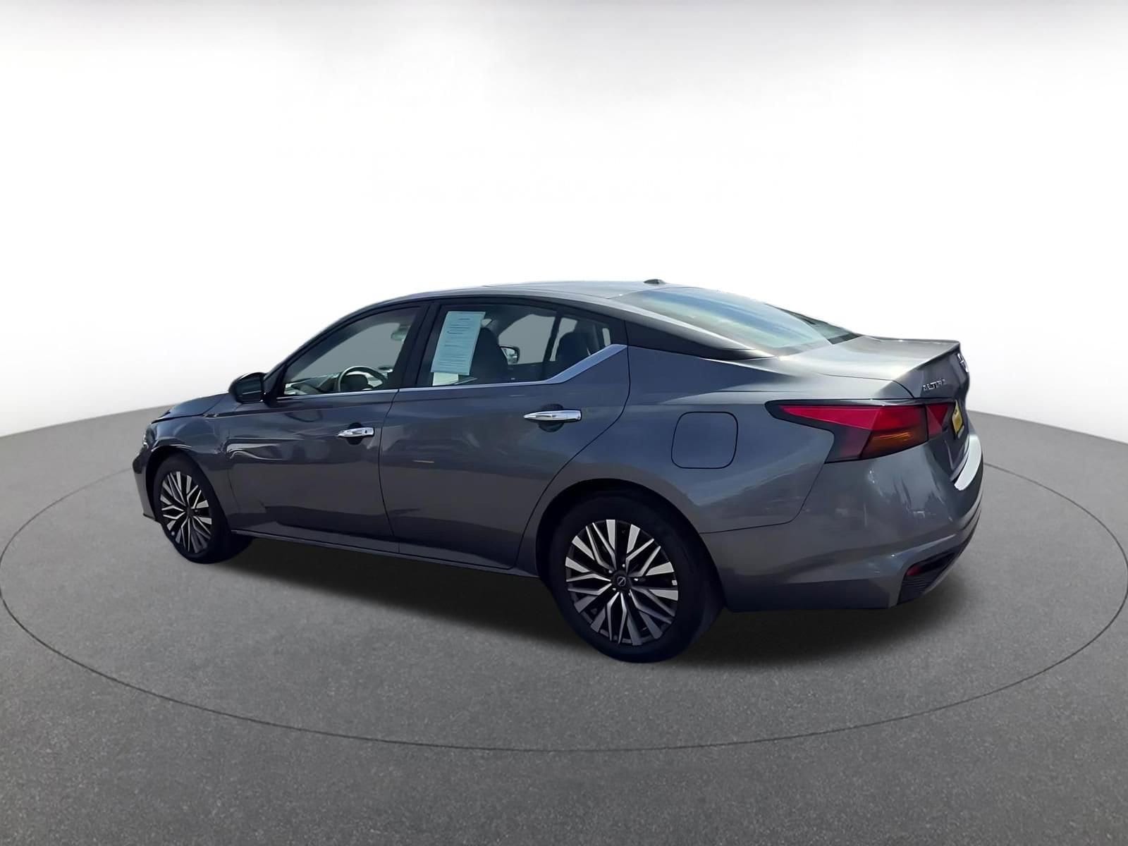 Thumbnail: 2025 Nissan Altima - 10