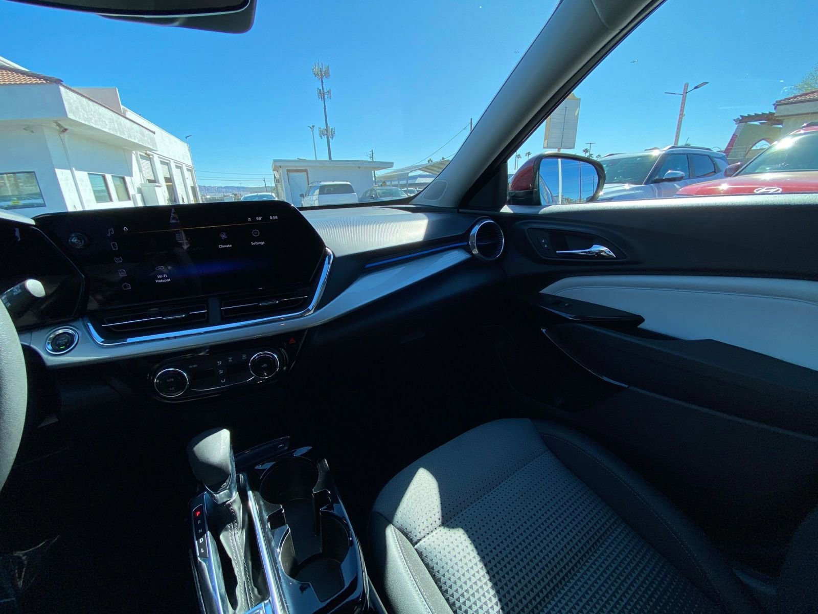 Thumbnail: 2025 Chevrolet Trax - 34