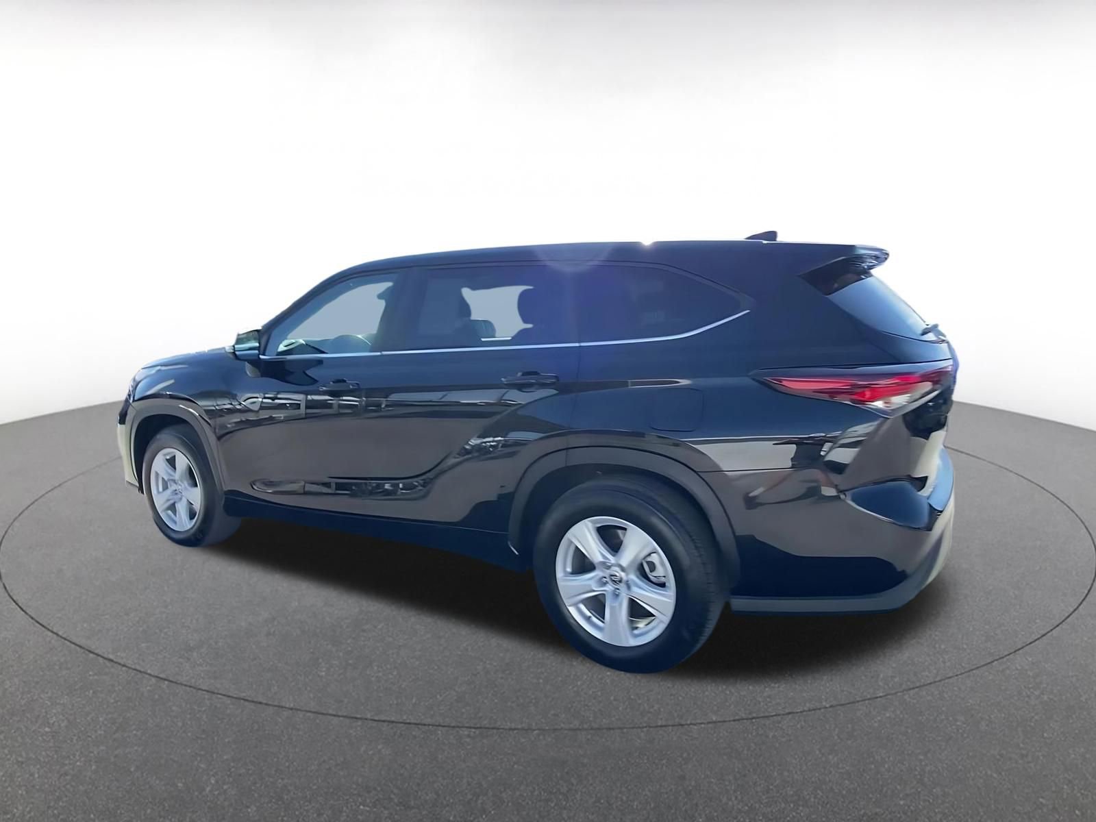 Thumbnail: 2025 Toyota Highlander - 11