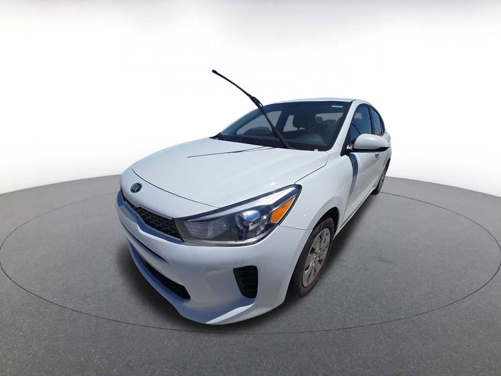 Thumbnail: 2019 Kia Rio - 4