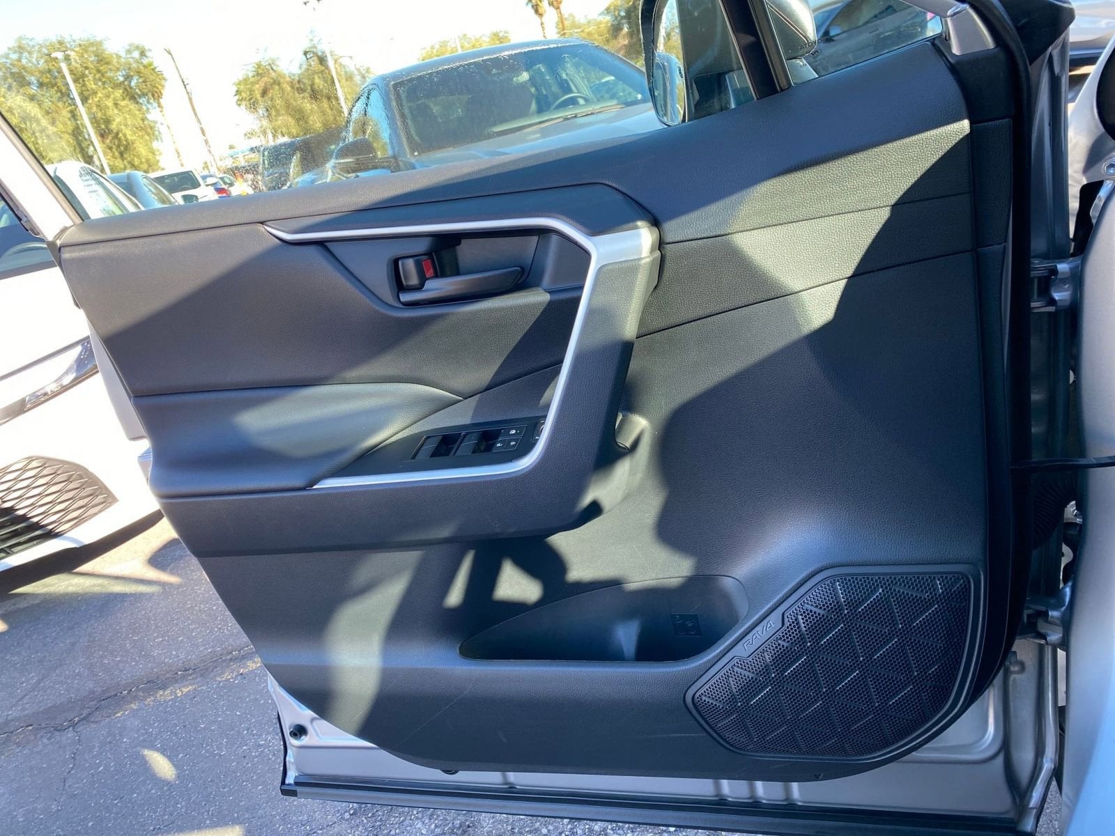 Thumbnail: 2025 Toyota RAV4 - 20