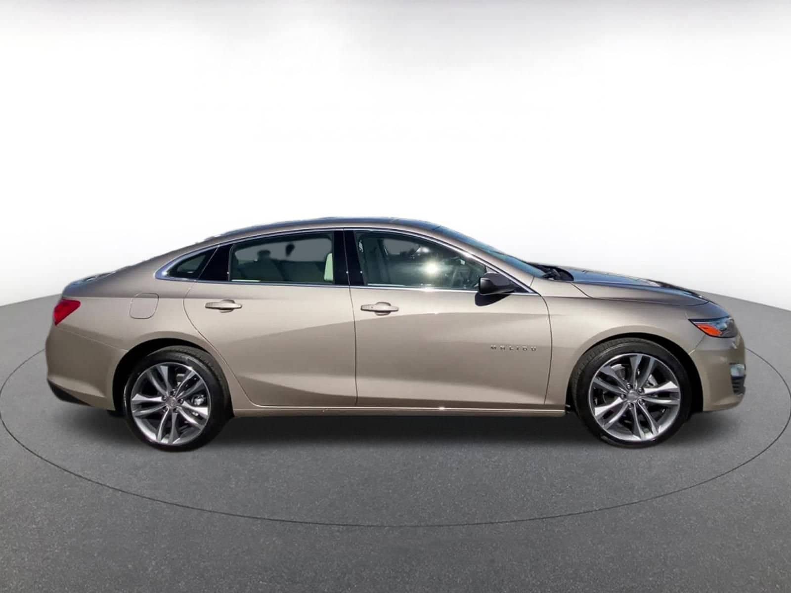 Thumbnail: 2024 Chevrolet Malibu - 16
