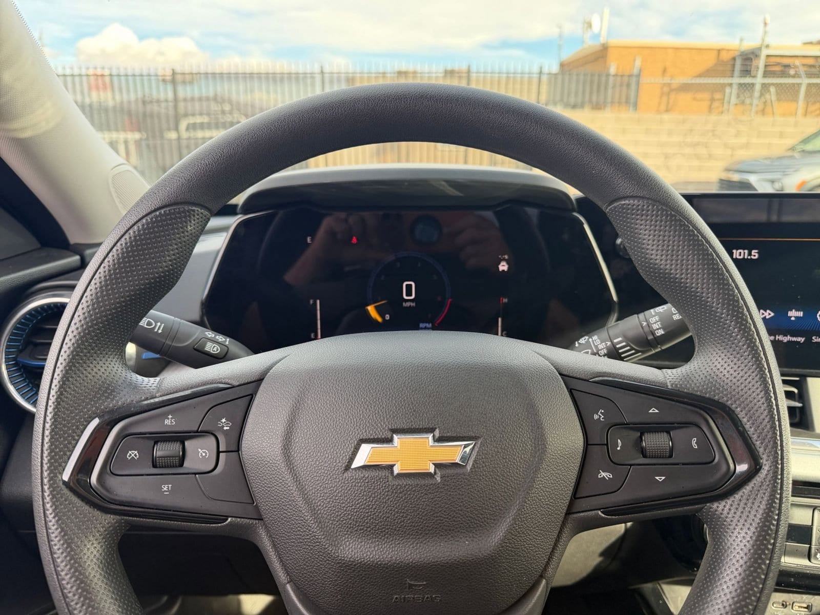 Thumbnail: 2025 Chevrolet Trax - 25