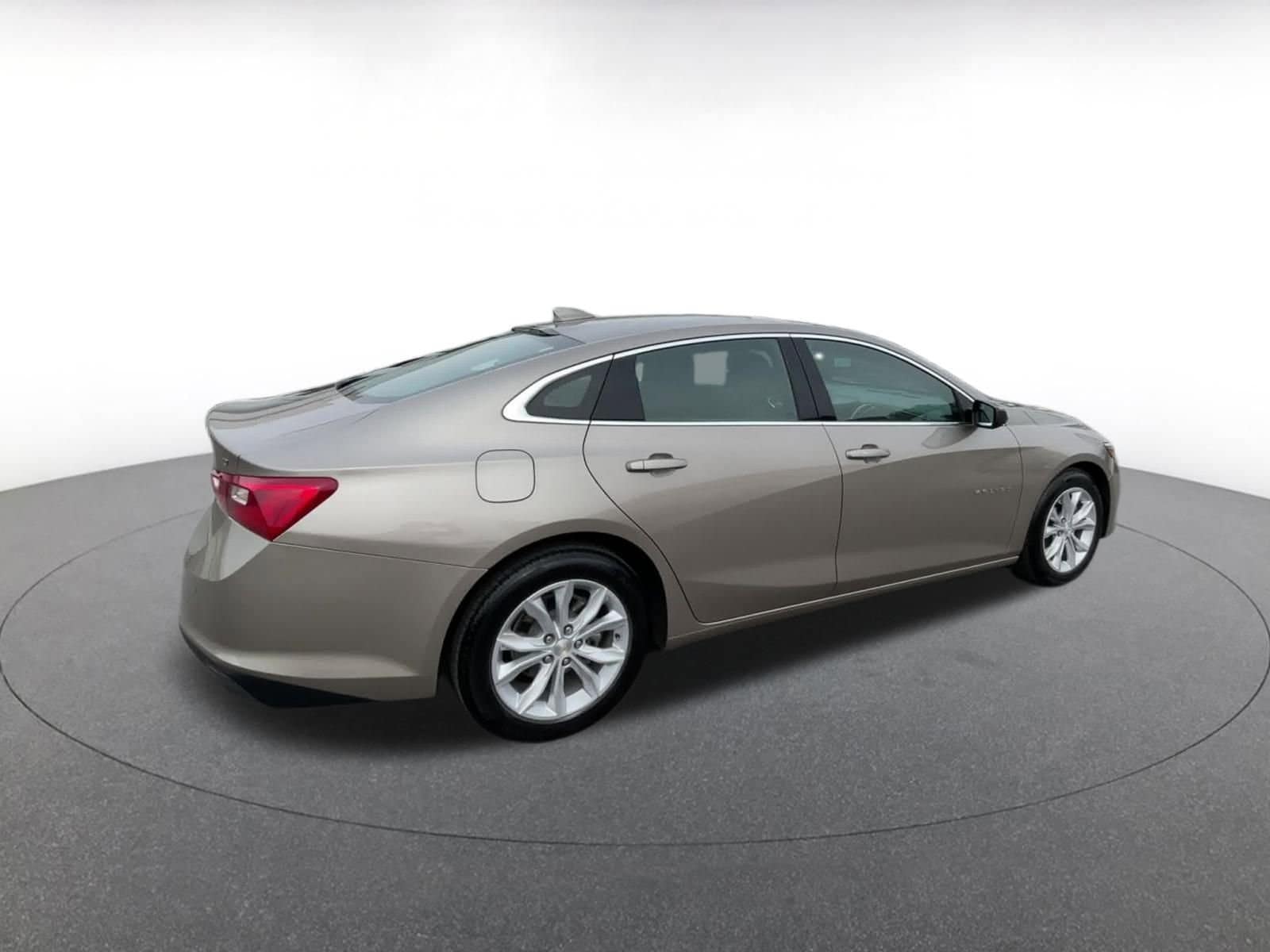Thumbnail: 2023 Chevrolet Malibu - 15