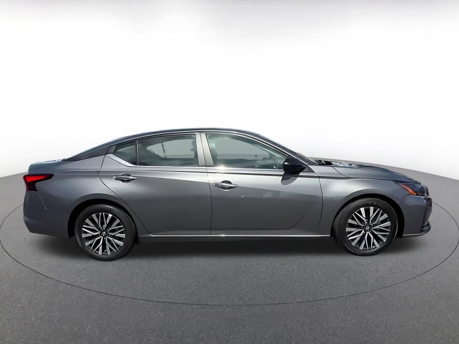 Thumbnail: 2025 Nissan Altima - 16