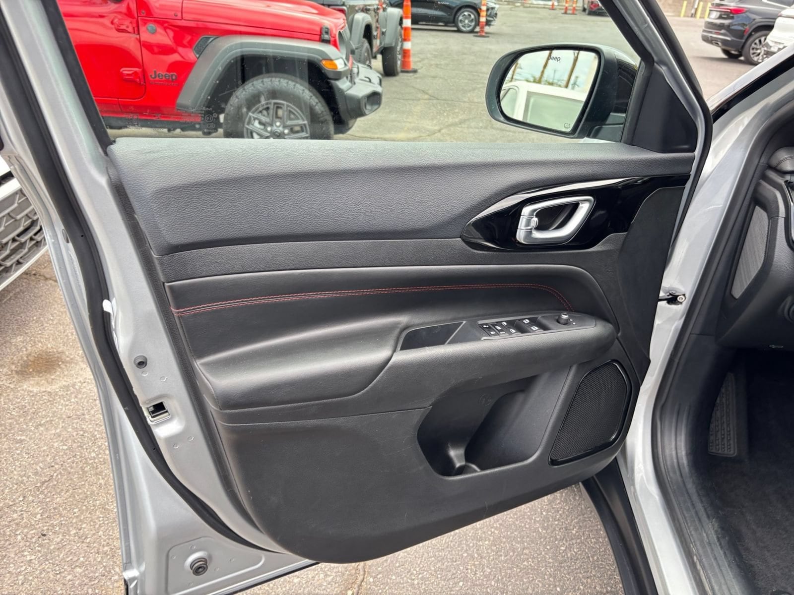 Thumbnail: 2025 Jeep Compass - 18