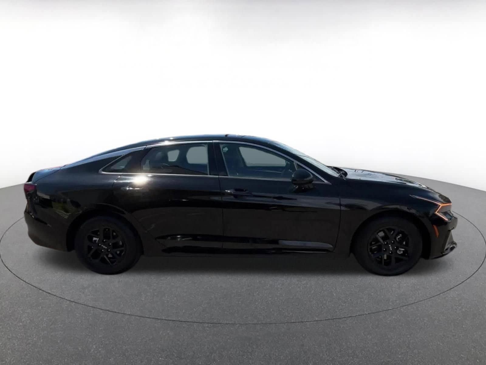 Thumbnail: 2025 Kia K5 - 16