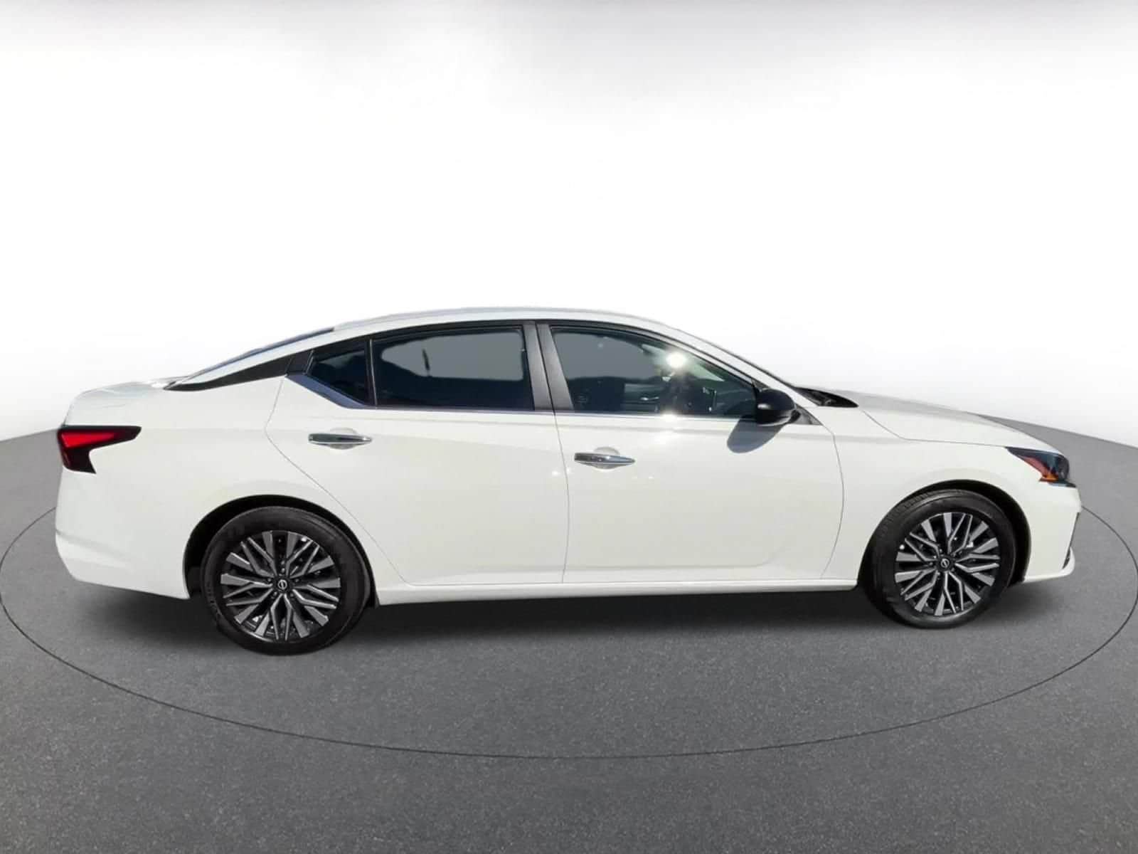 Thumbnail: 2025 Nissan Altima - 16