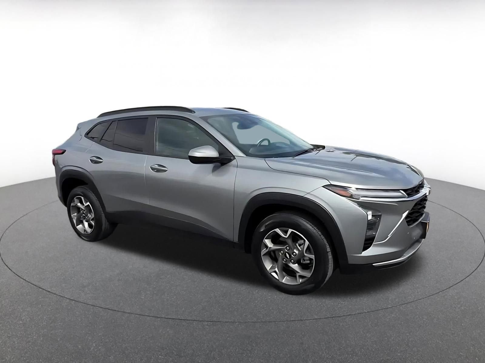 Thumbnail: 2025 Chevrolet Trax - 2