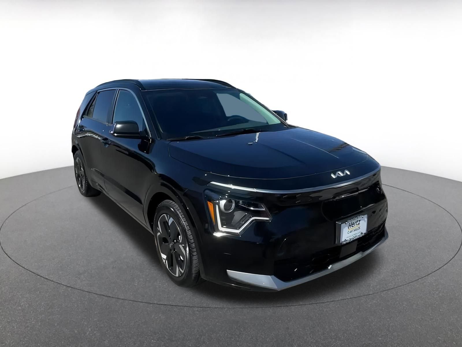 Thumbnail: 2023 Kia Niro - 3