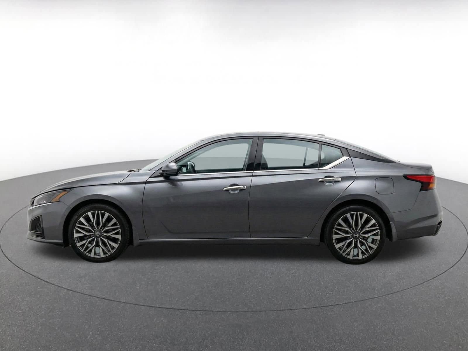 Thumbnail: 2025 Nissan Altima - 4