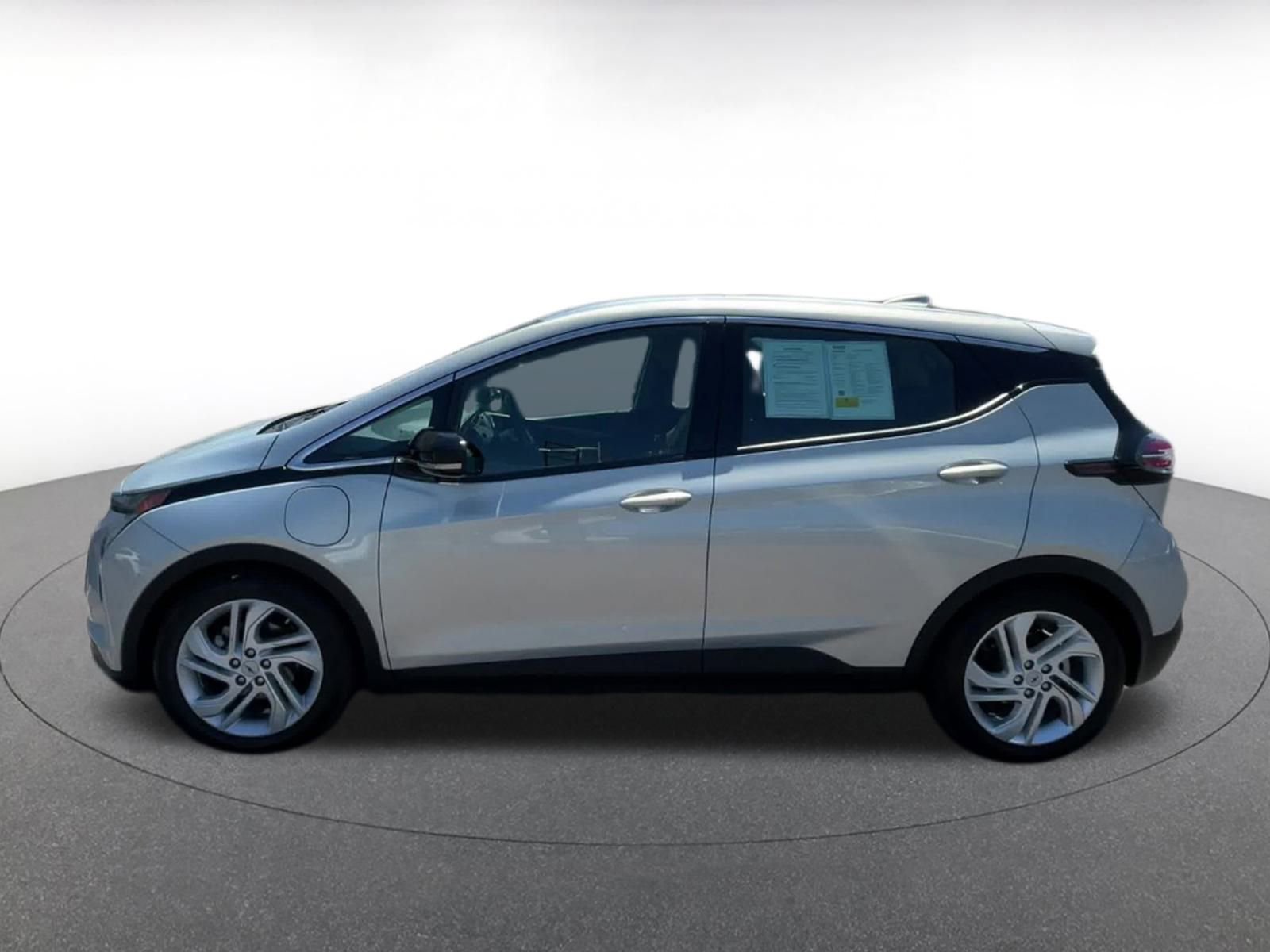 Thumbnail: 2023 Chevrolet Bolt EV - 9