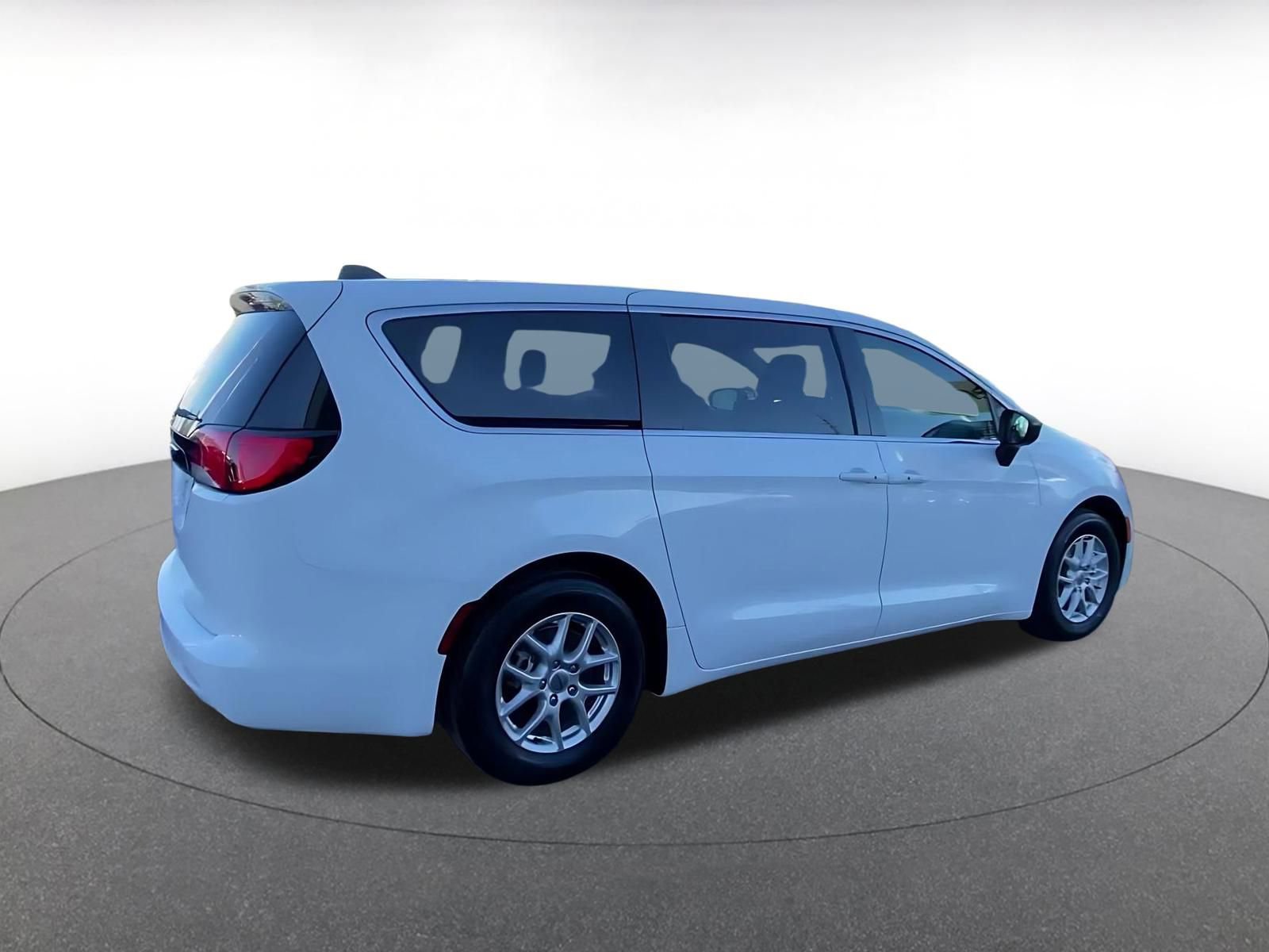 Thumbnail: 2024 Chrysler Voyager - 15