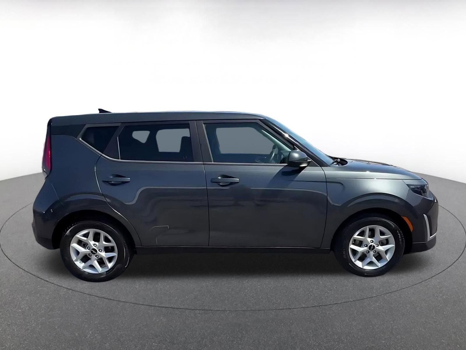 Thumbnail: 2023 Kia Soul - 16