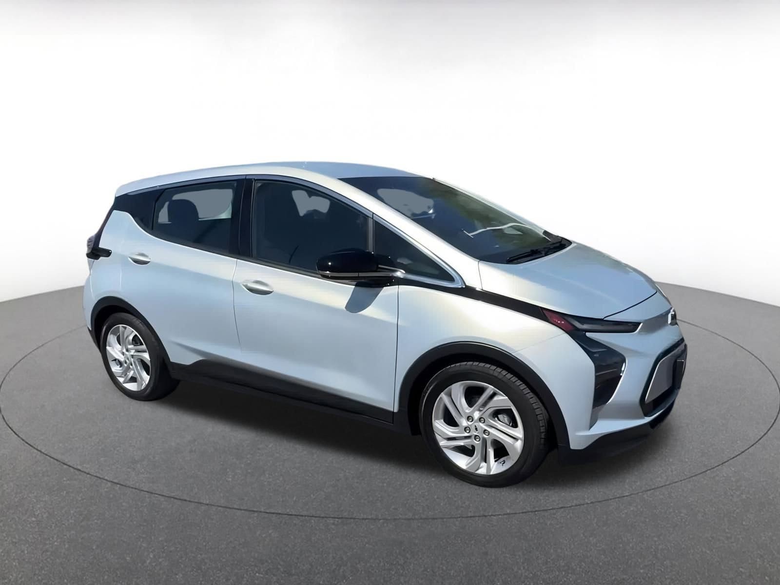 Thumbnail: 2023 Chevrolet Bolt EV - 2