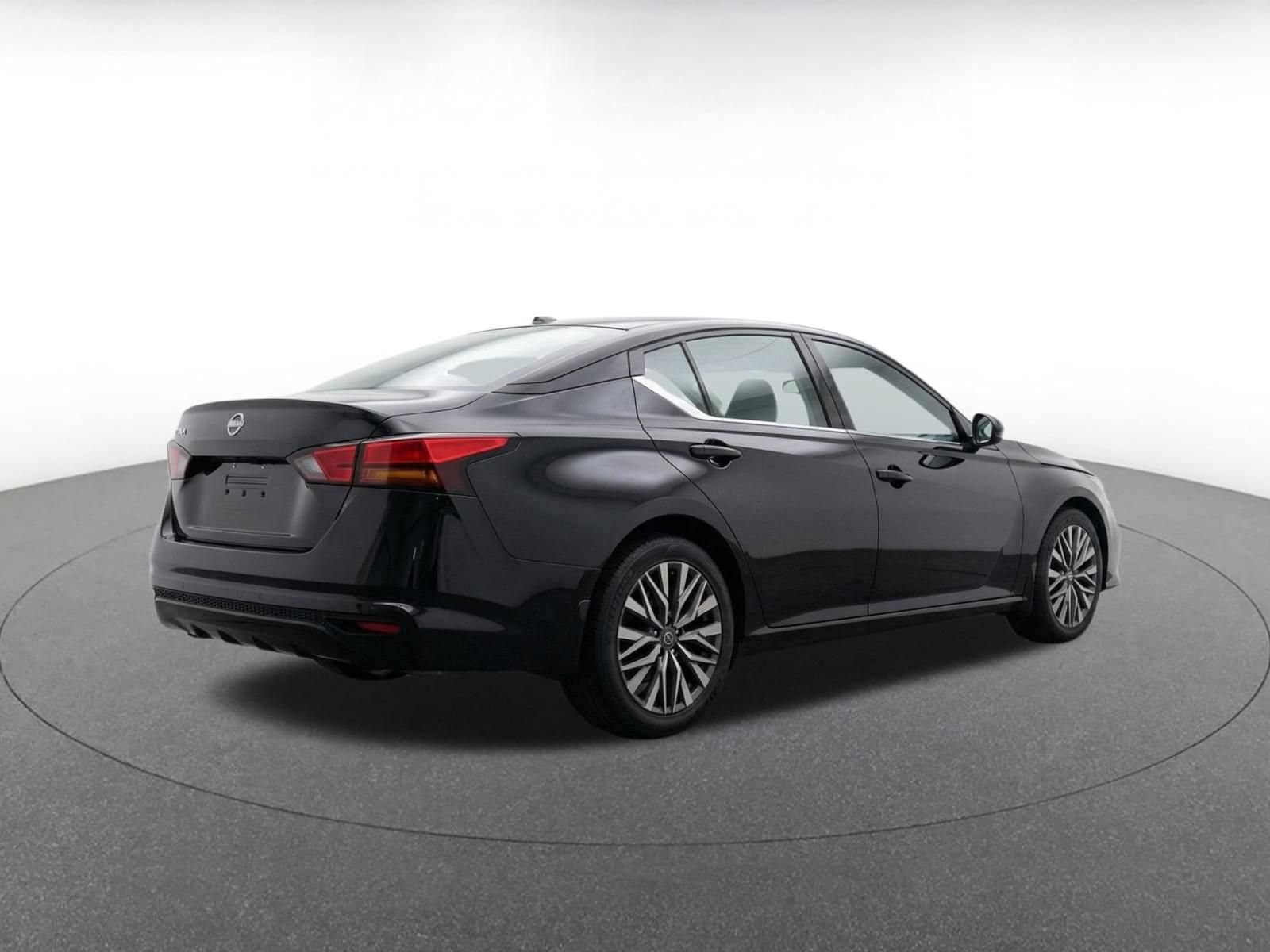 Thumbnail: 2025 Nissan Altima - 8