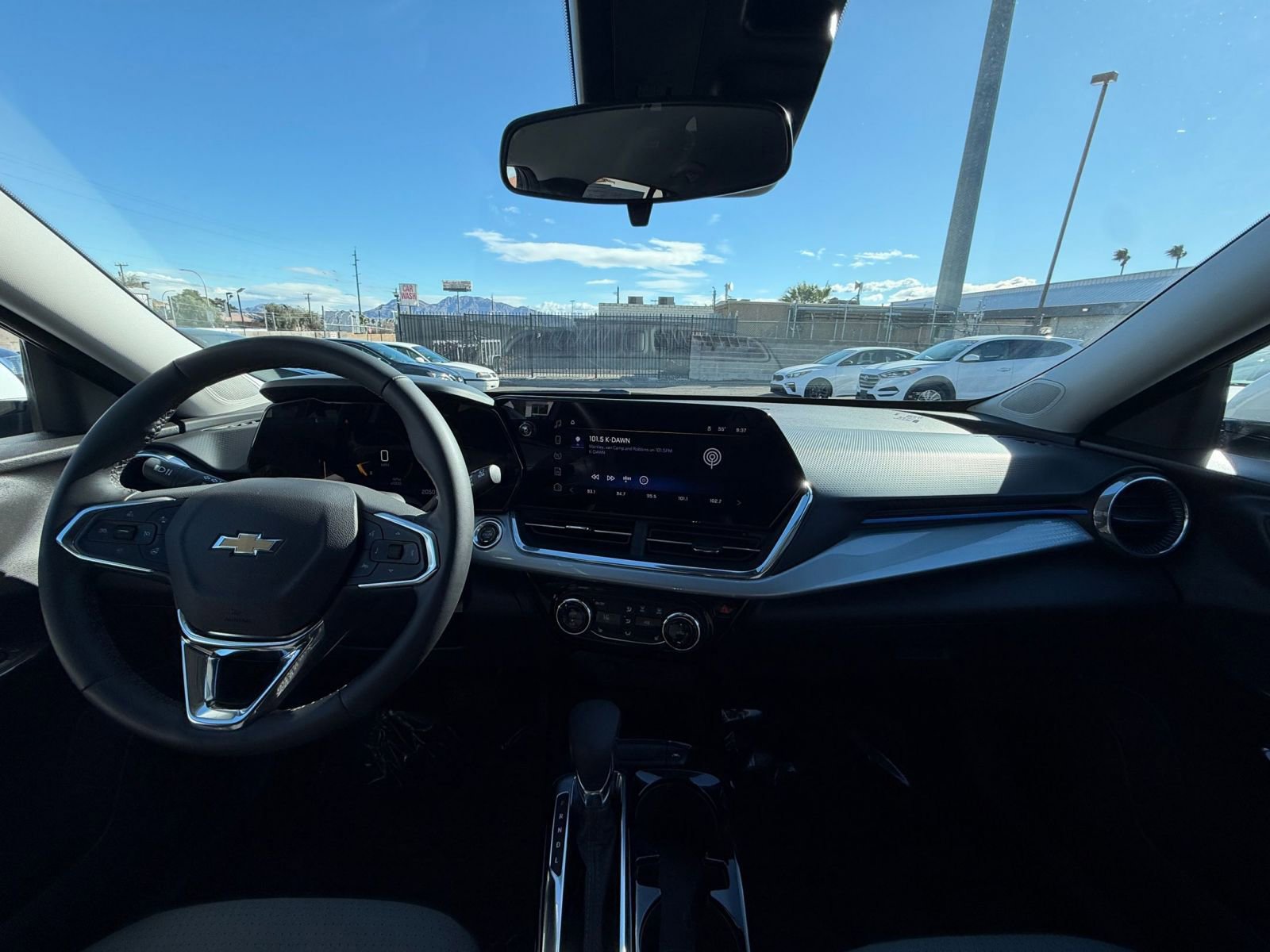 Thumbnail: 2025 Chevrolet Trax - 32