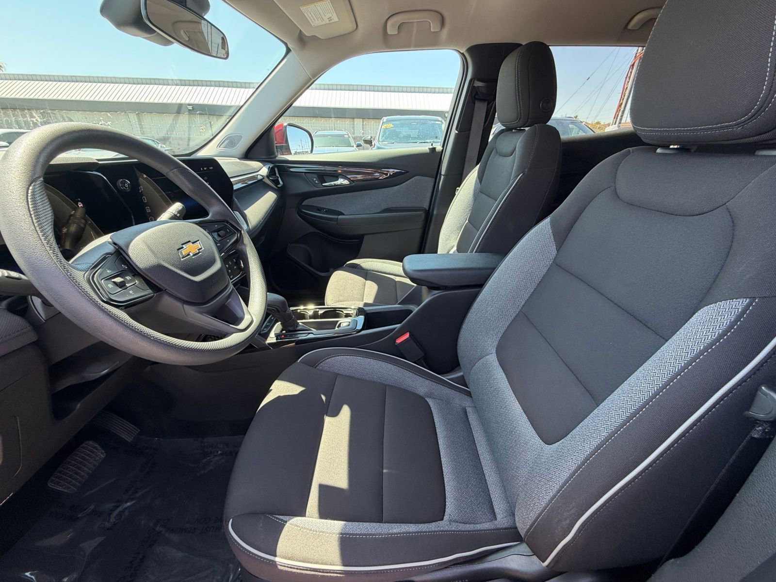 Thumbnail: 2025 Chevrolet TrailBlazer - 25
