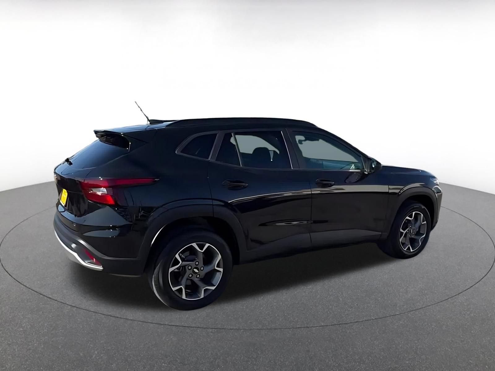 Thumbnail: 2025 Chevrolet Trax - 14