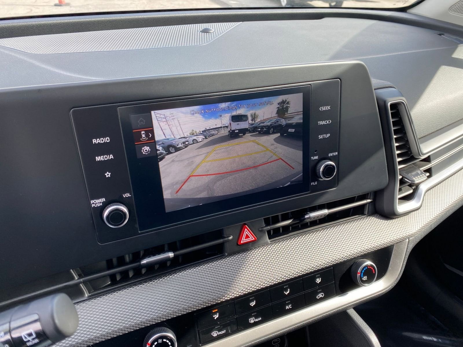 Thumbnail: 2025 Kia Sportage - 17