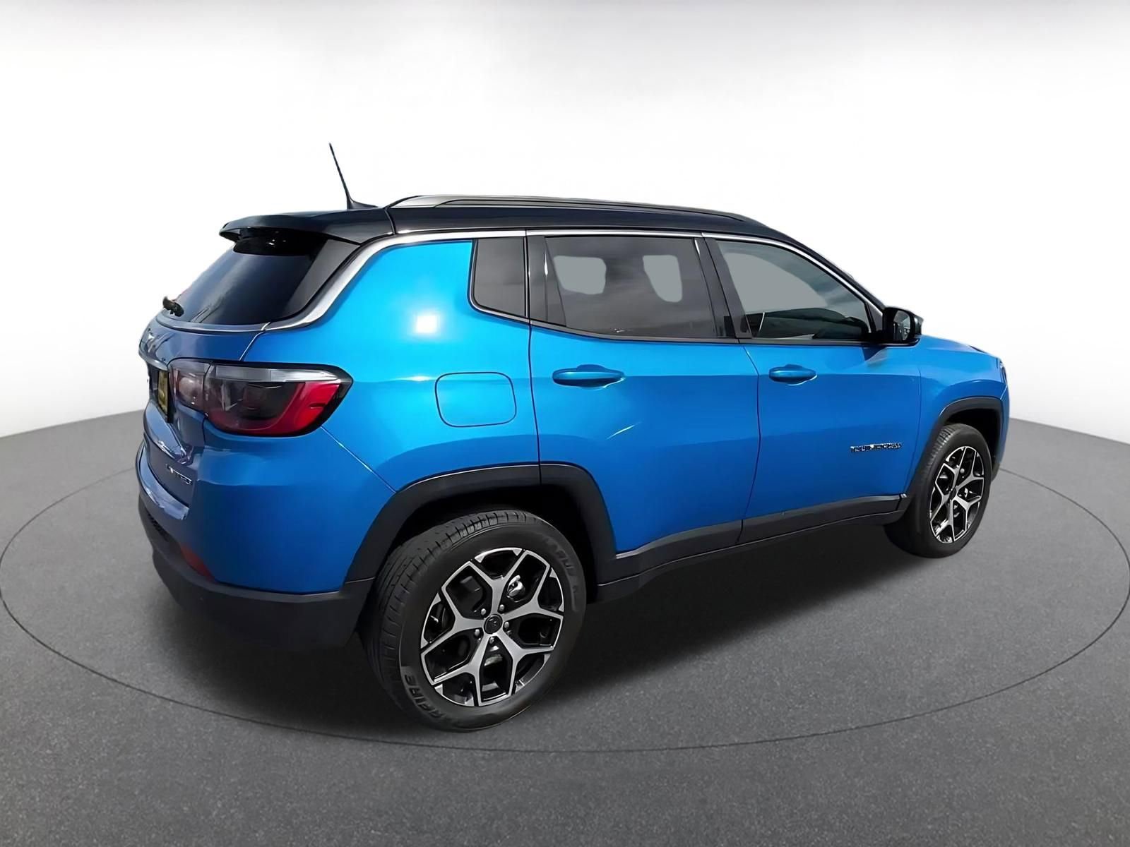 Thumbnail: 2025 Jeep Compass - 14