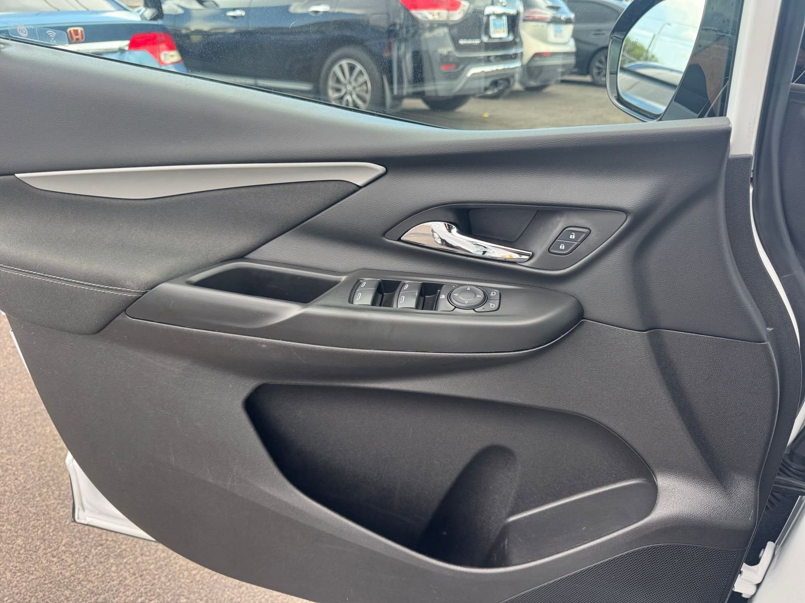 Thumbnail: 2023 Chevrolet Bolt EV - 24