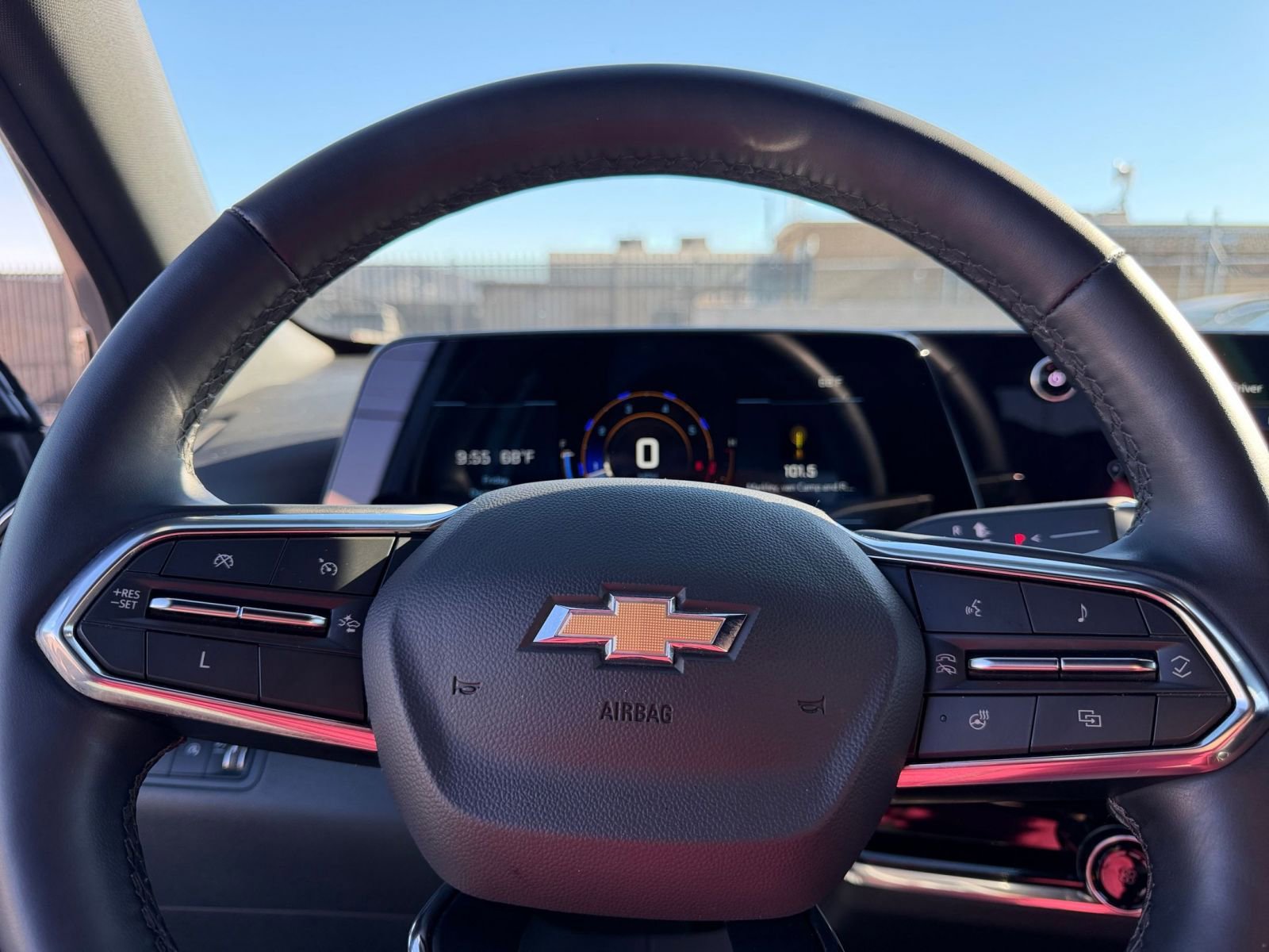 Thumbnail: 2025 Chevrolet Equinox - 25