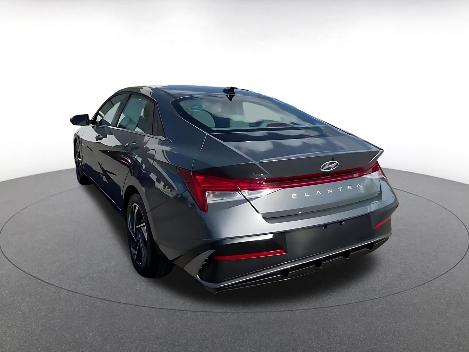 Thumbnail: 2025 Hyundai Elantra - 11