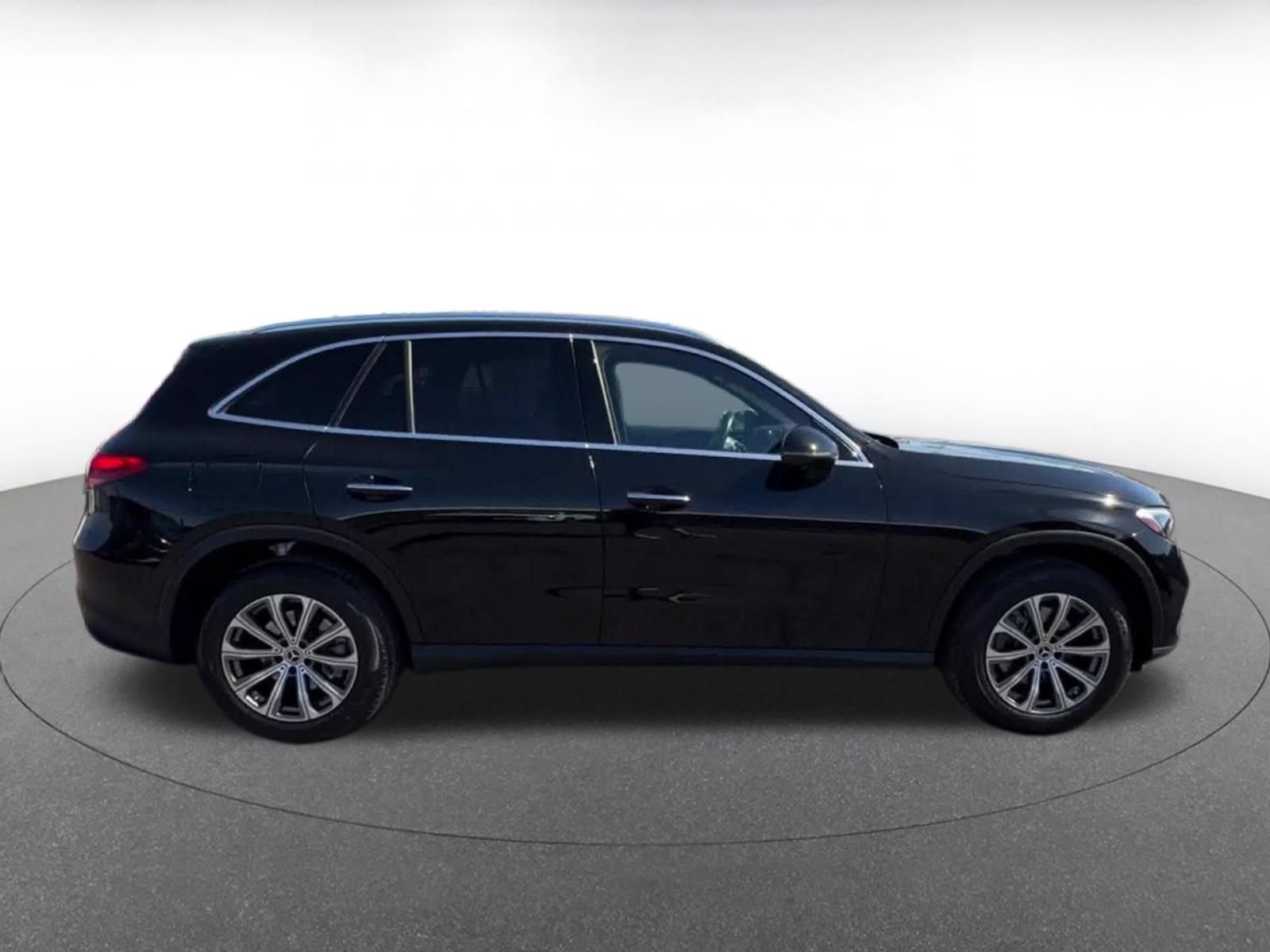 Thumbnail: 2024 Mercedes-Benz GLC - 15
