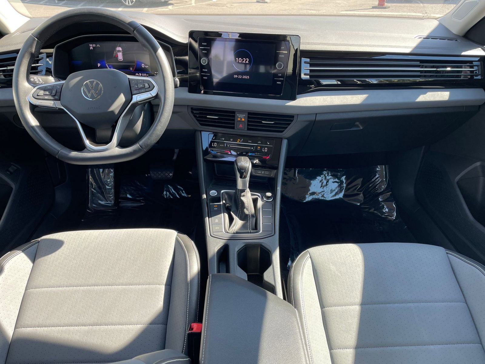 Thumbnail: 2025 Volkswagen Jetta - 33