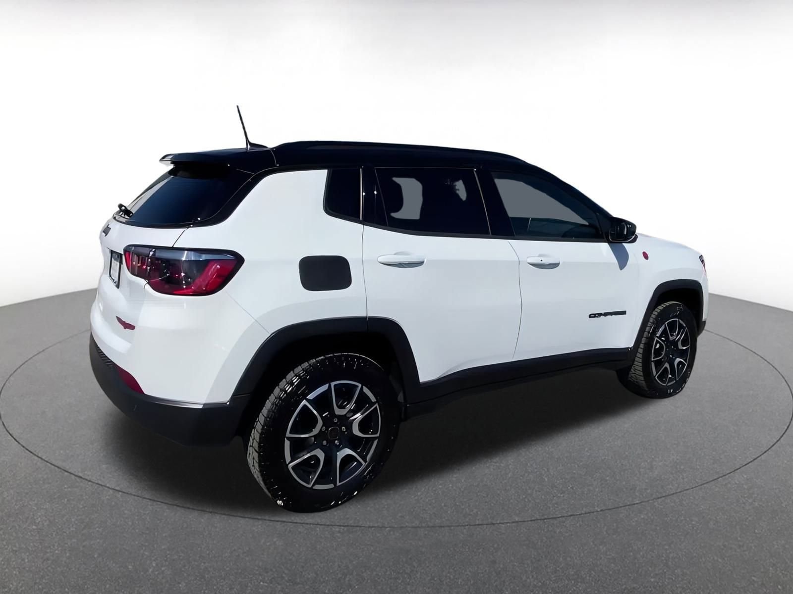 Thumbnail: 2025 Jeep Compass - 15