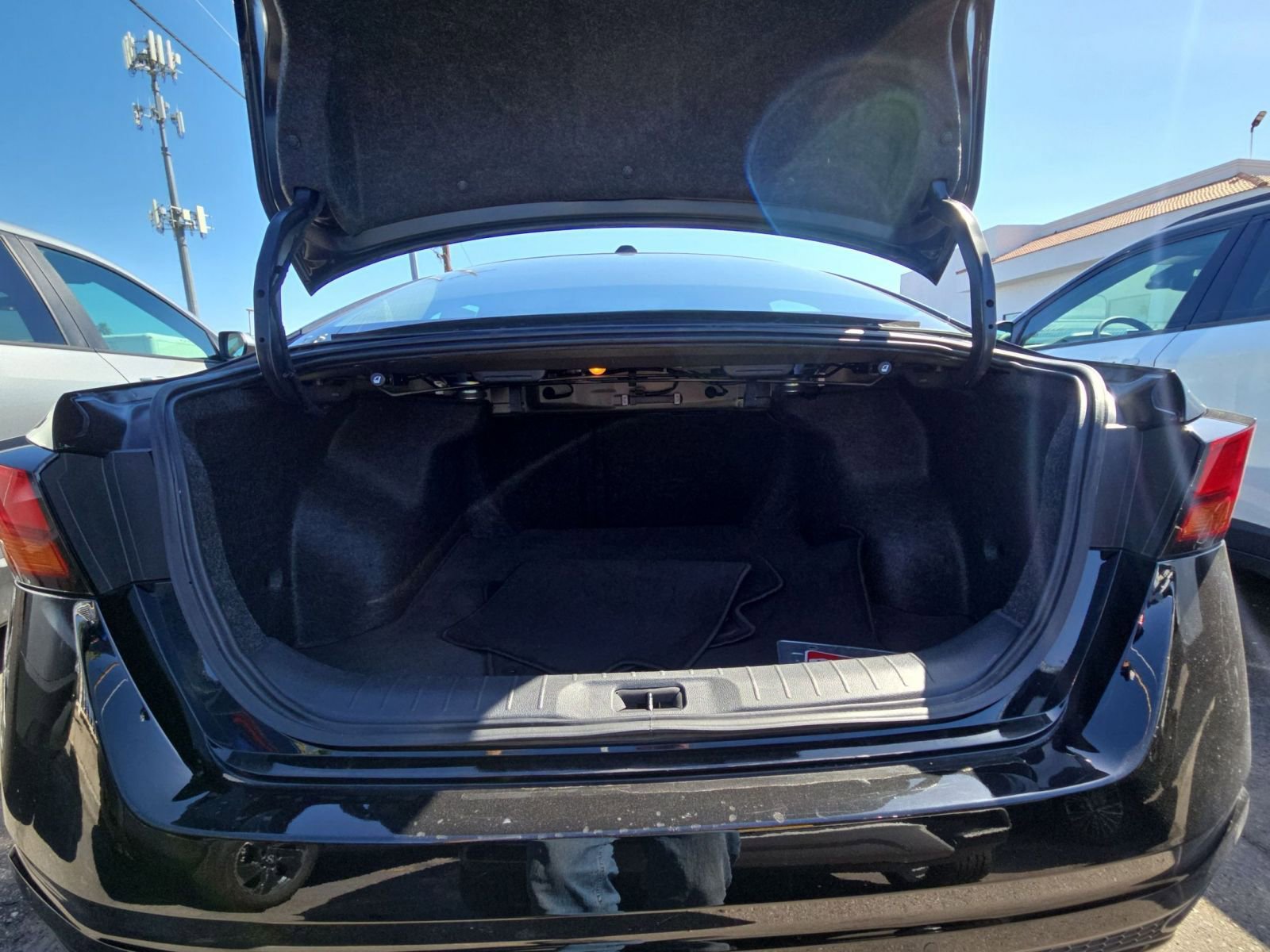 Thumbnail: 2025 Nissan Altima - 22