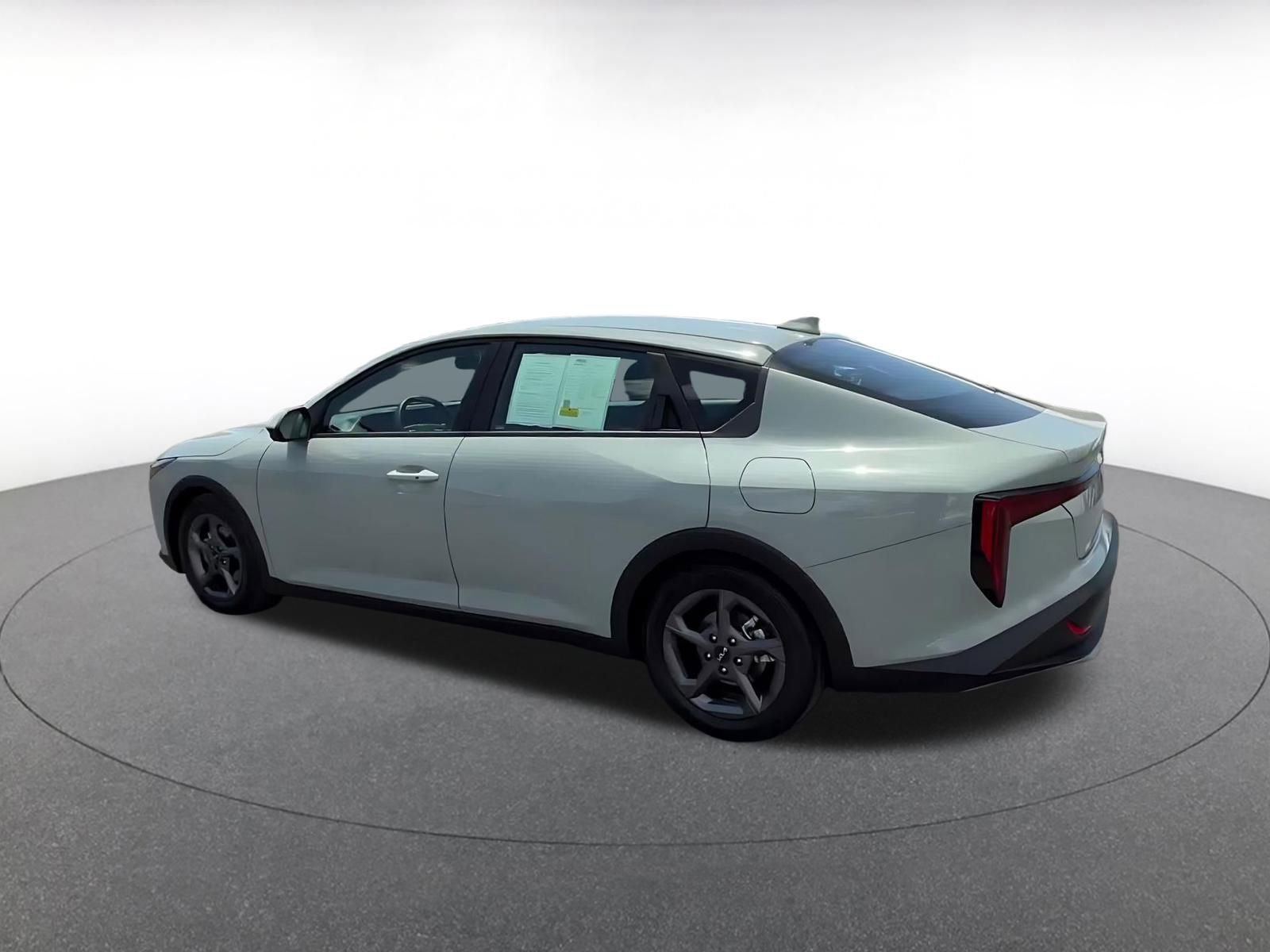 Thumbnail: 2025 Kia K4 - 10