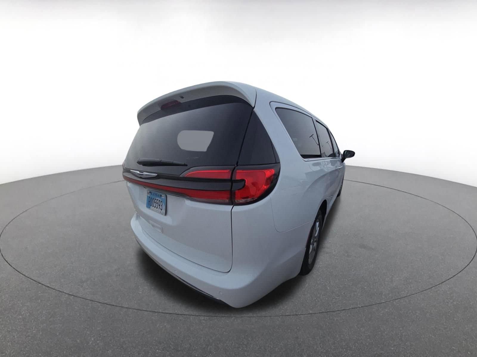 Thumbnail: 2025 Chrysler Pacifica - 9