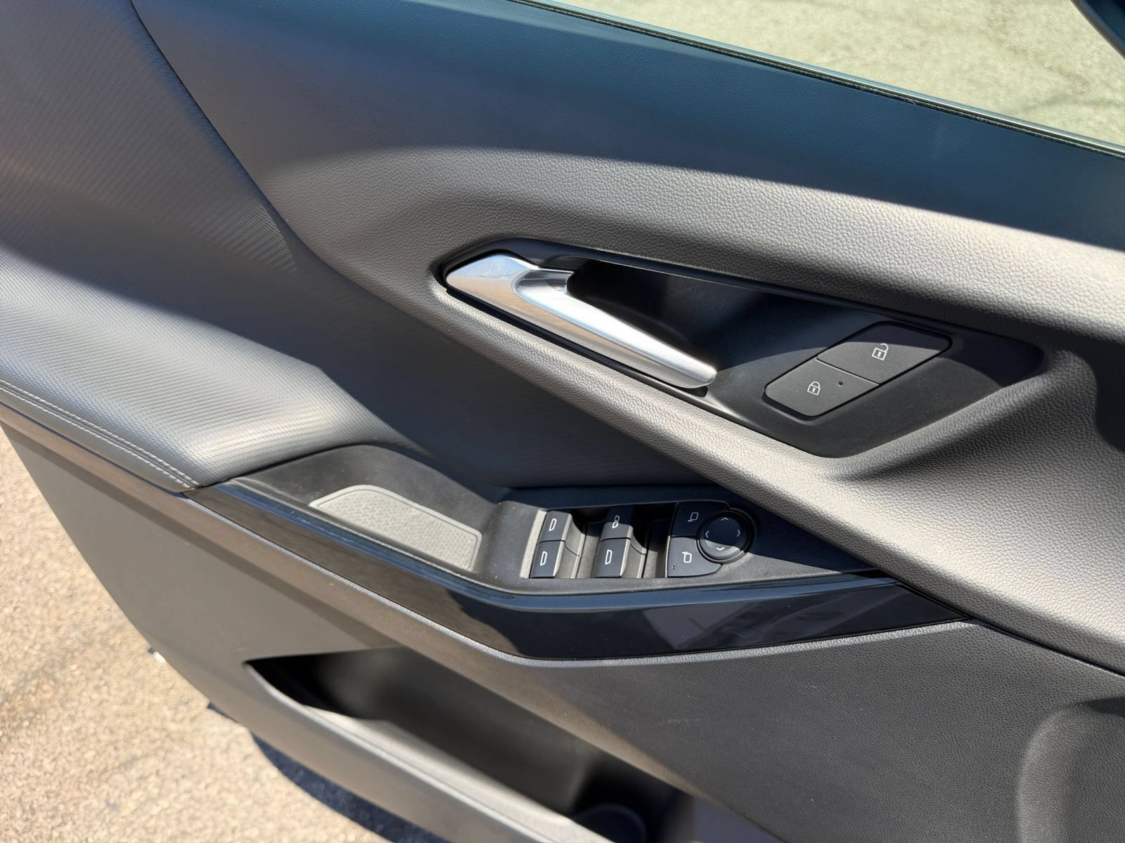 Thumbnail: 2025 Chevrolet Equinox - 18