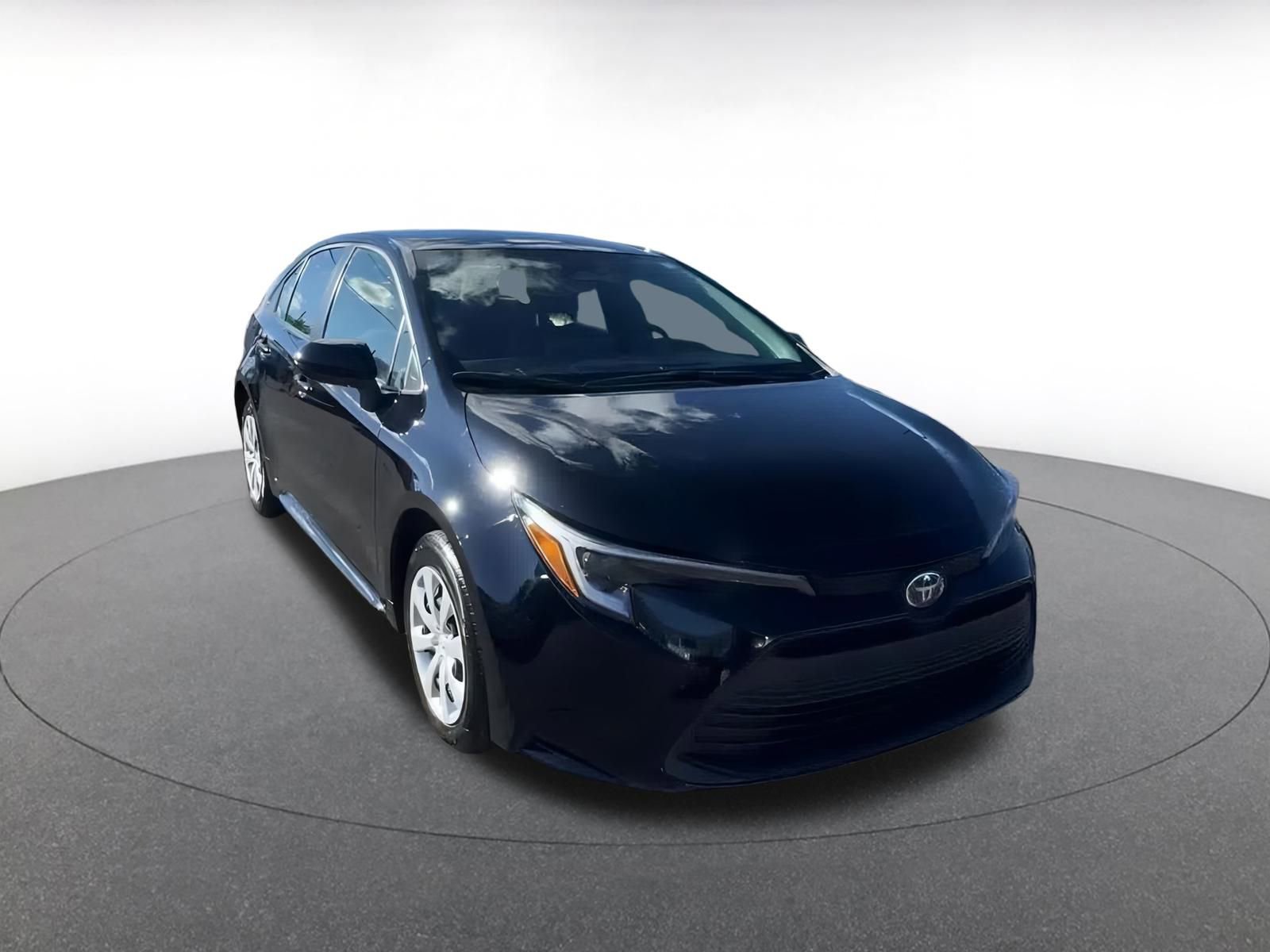 Thumbnail: 2025 Toyota Corolla - 3