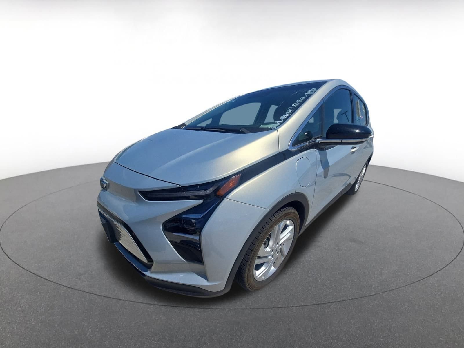 Thumbnail: 2023 Chevrolet Bolt EV - 4