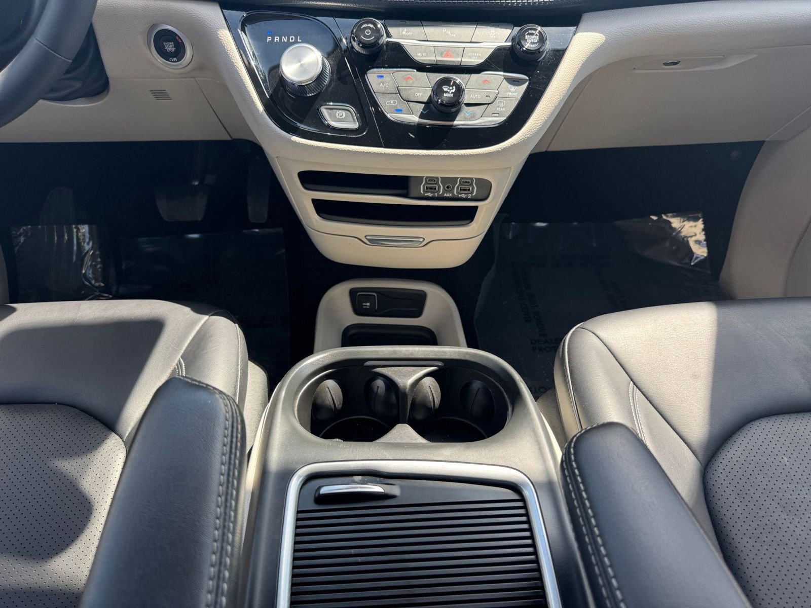 Thumbnail: 2023 Chrysler Pacifica - 35