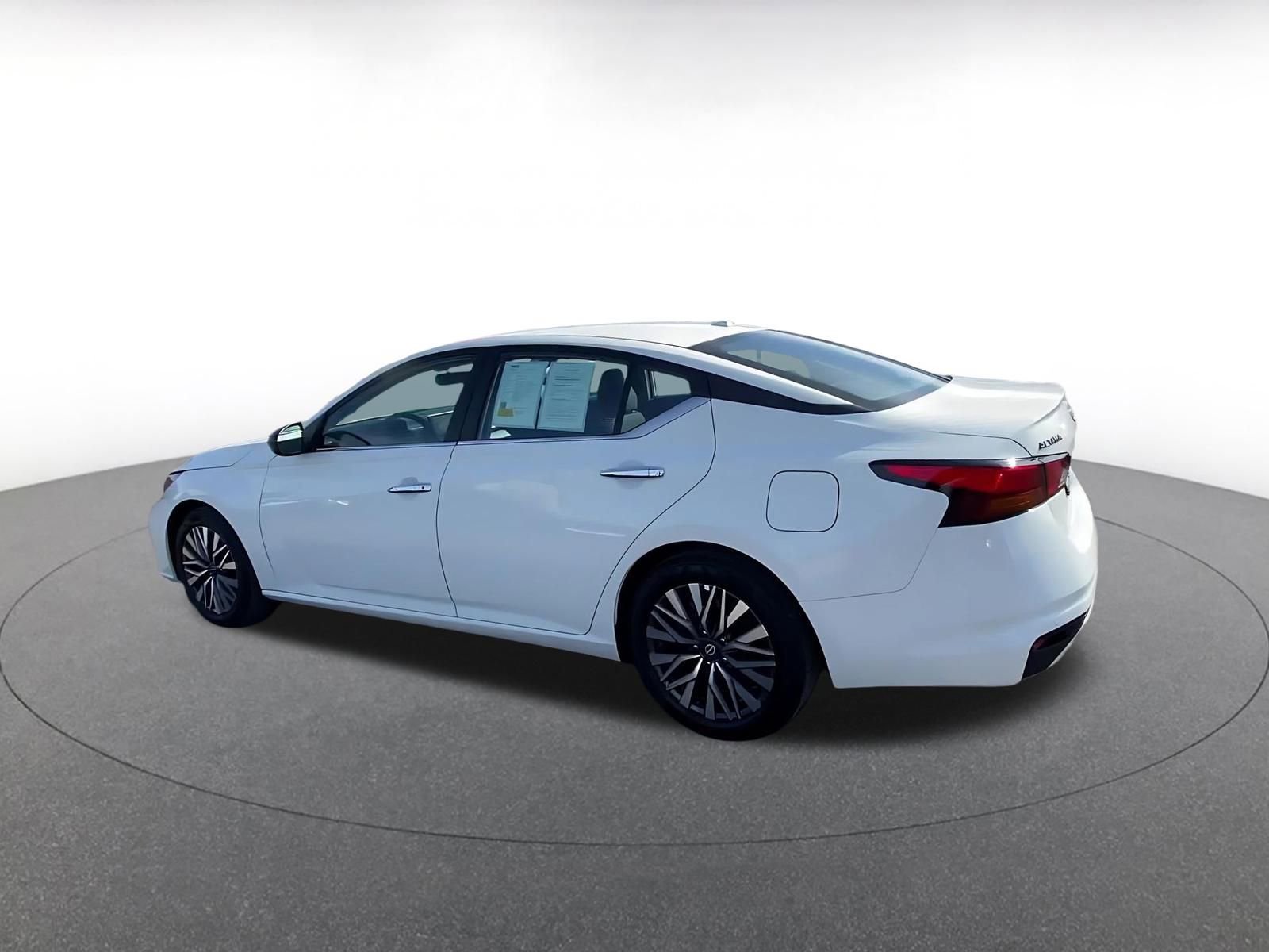 Thumbnail: 2025 Nissan Altima - 10