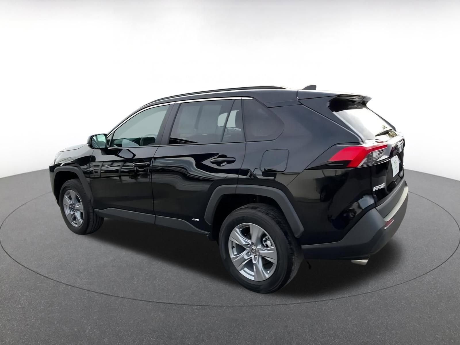 Thumbnail: 2025 Toyota RAV4 - 10