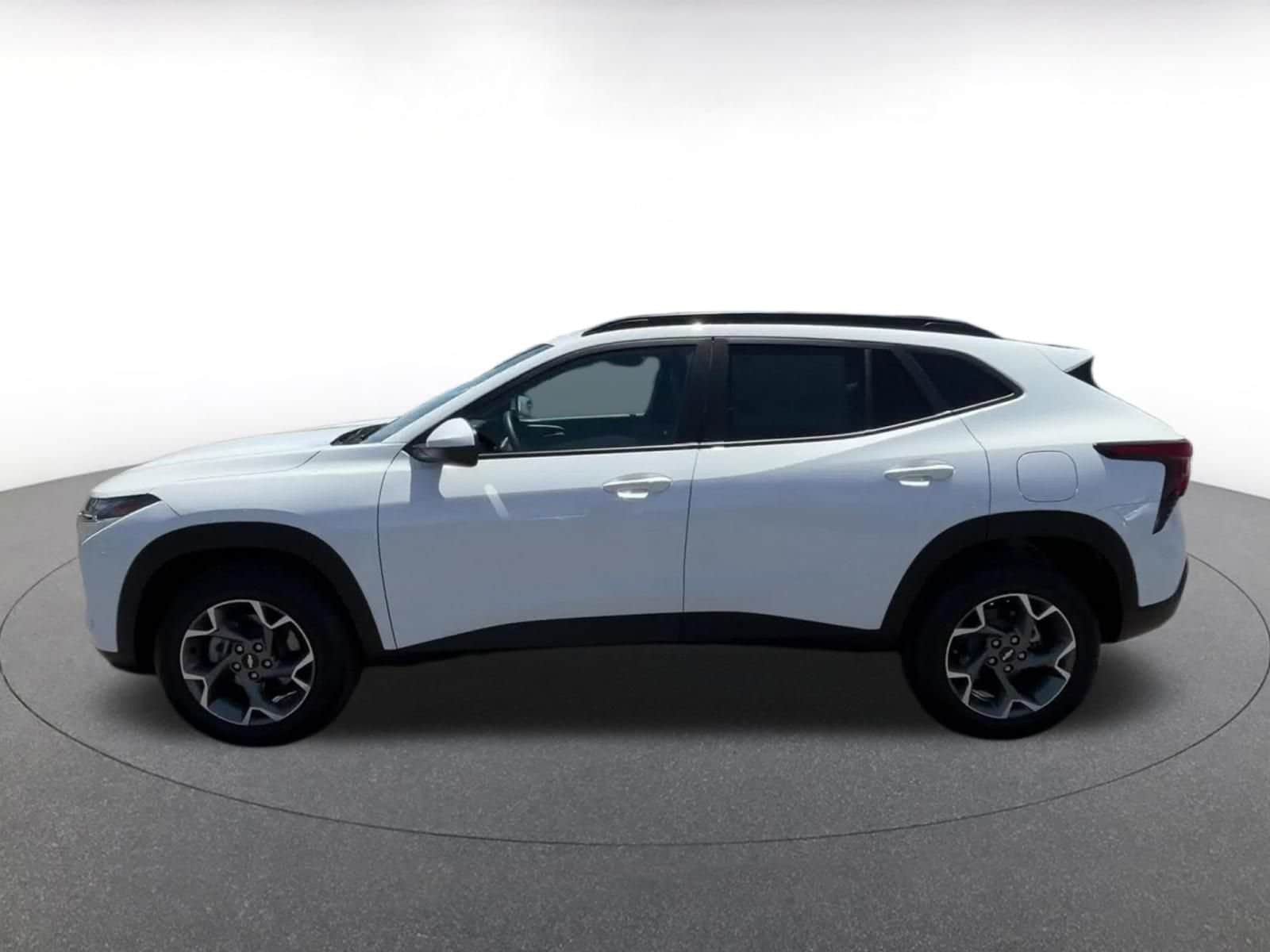 Thumbnail: 2025 Chevrolet Trax - 8