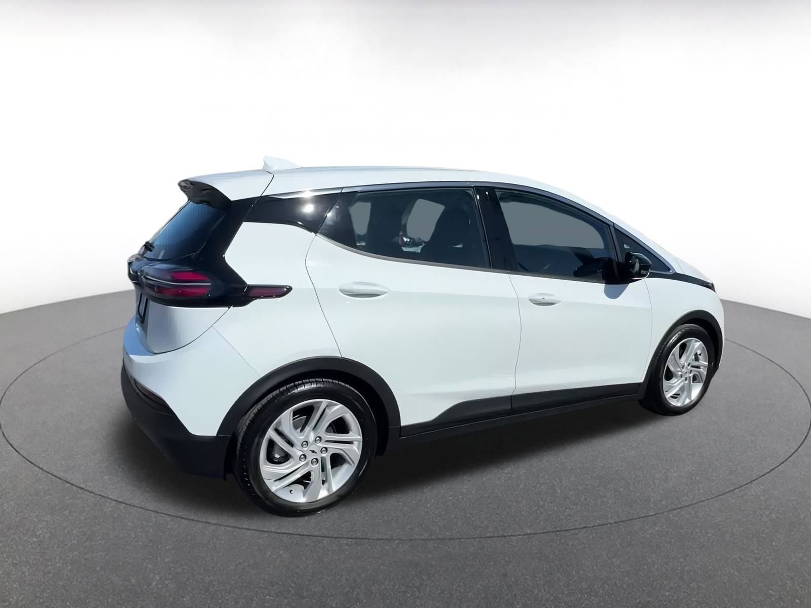 Thumbnail: 2023 Chevrolet Bolt EV - 15