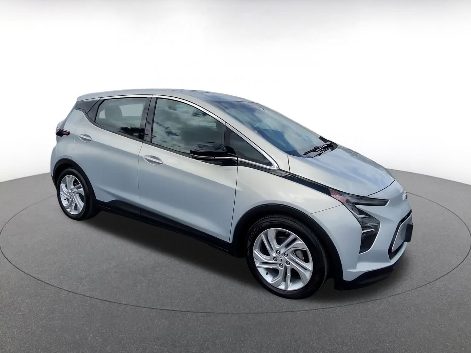 Thumbnail: 2023 Chevrolet Bolt EV - 2