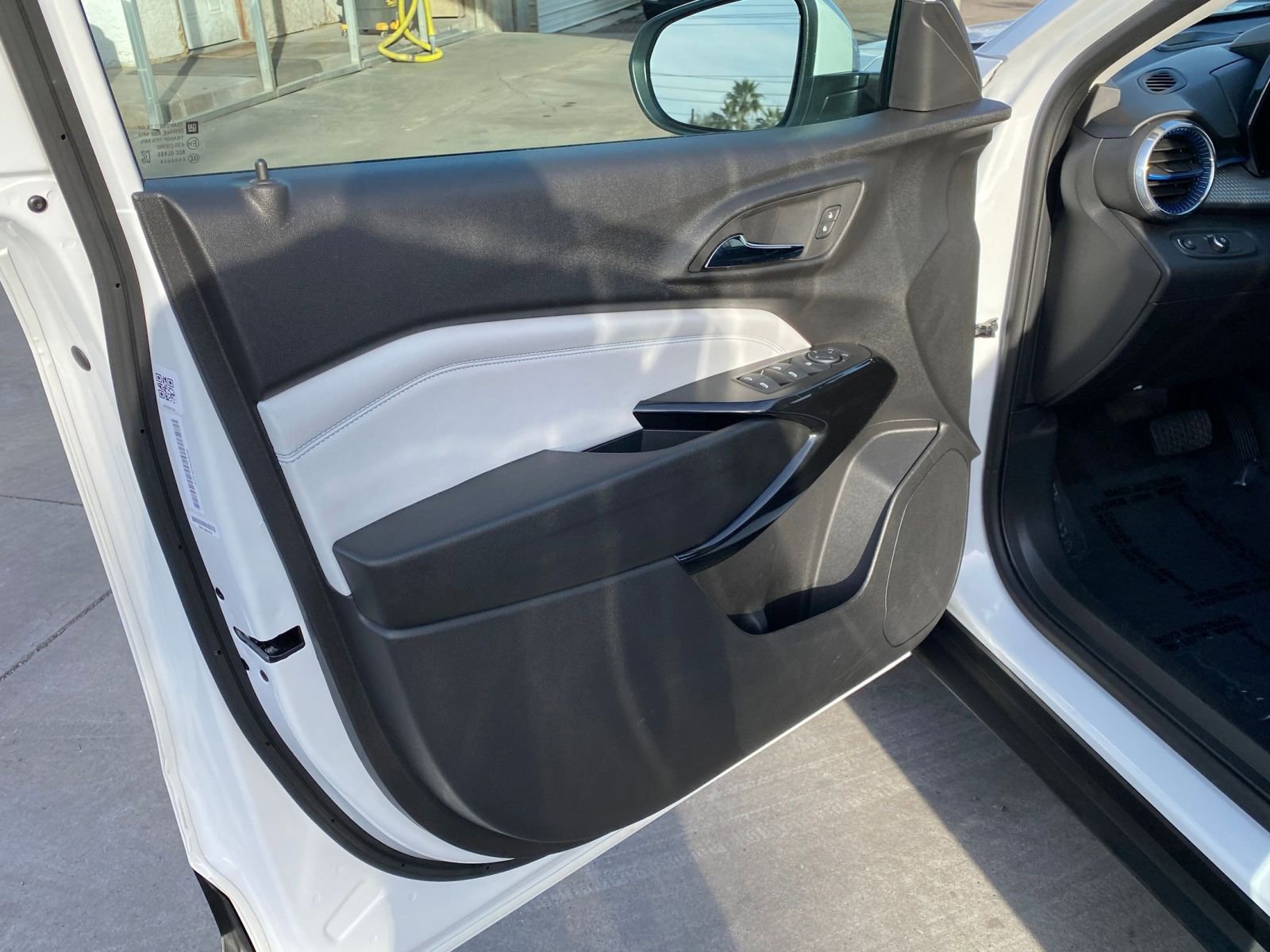 Thumbnail: 2025 Chevrolet Trax - 18