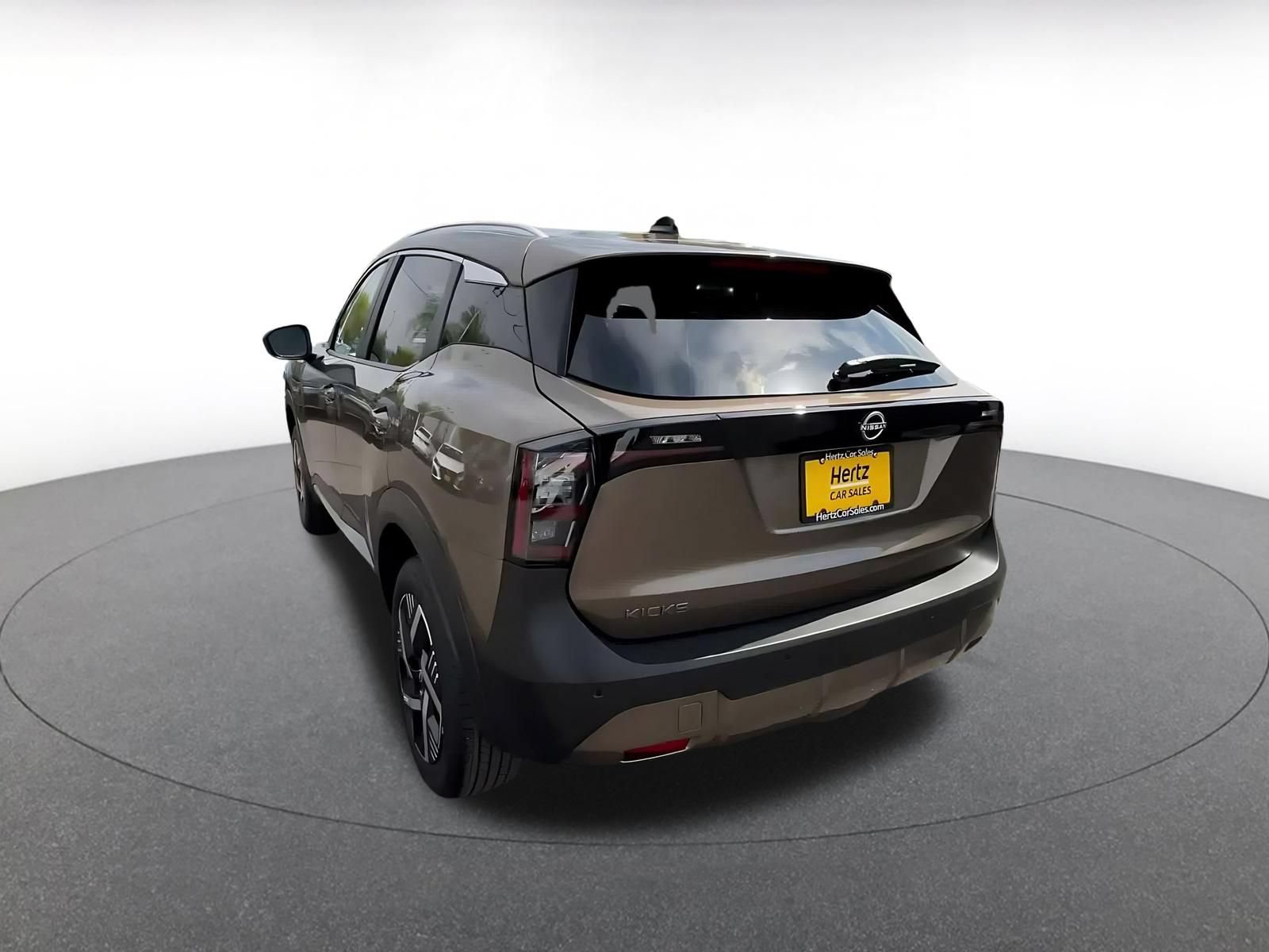 Thumbnail: 2026 Nissan Kicks - 10