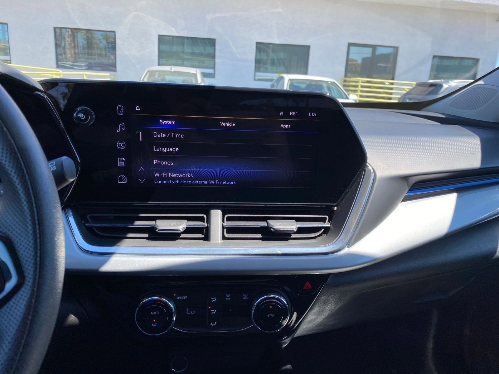 Thumbnail: 2025 Chevrolet Trax - 17